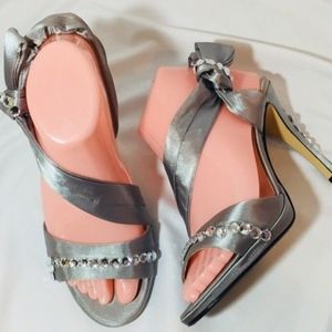 Caparros Ladies 4-1/2" High Heels 7-1/2M Silver